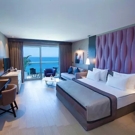 Elexus & Luxury & Convention & & Casino Cirénia