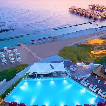 Elexus & Luxury & Convention & & Casino 酒店 凯里尼亚